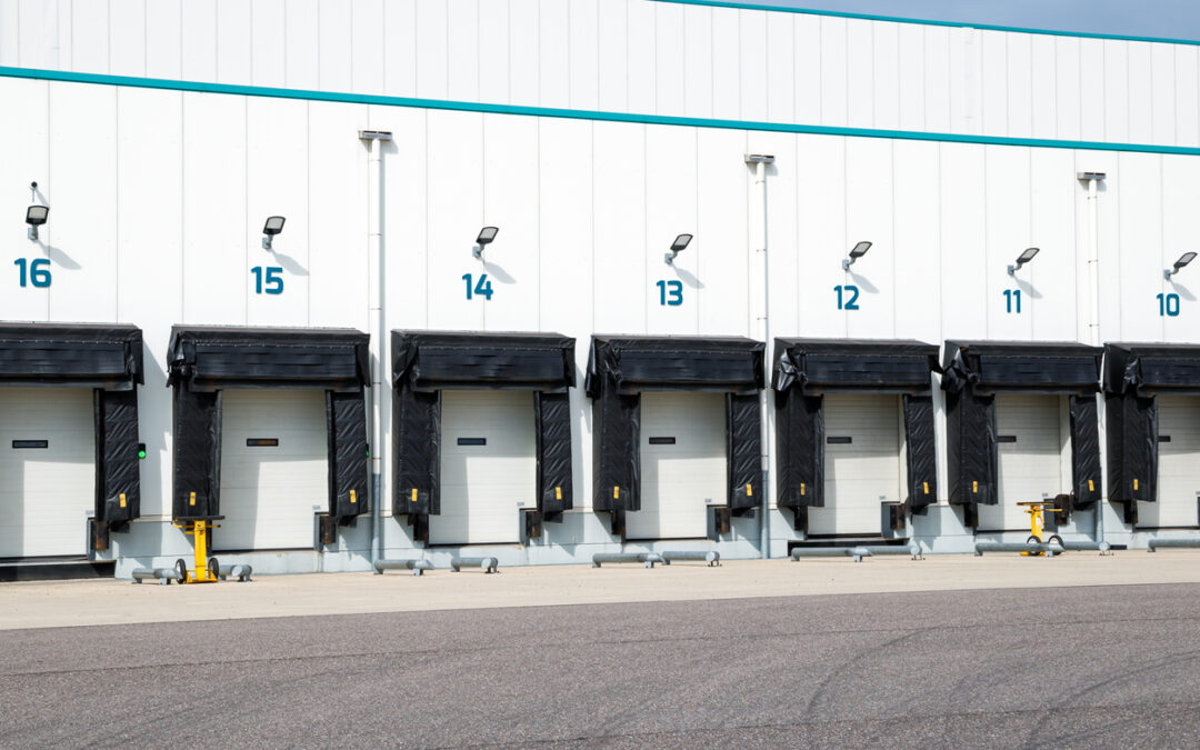 The Advantages of Using an Outsourced 3PL for Cross Docking When Transporting Inventory